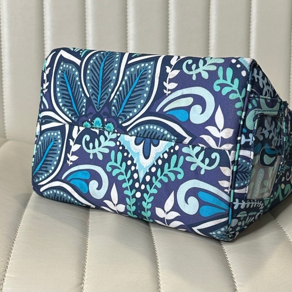 Vera Bradley Blue Island Medallion Patterned LUNCH TOTE 10"x8"x6" Designer NWOT - Picture 6 of 9